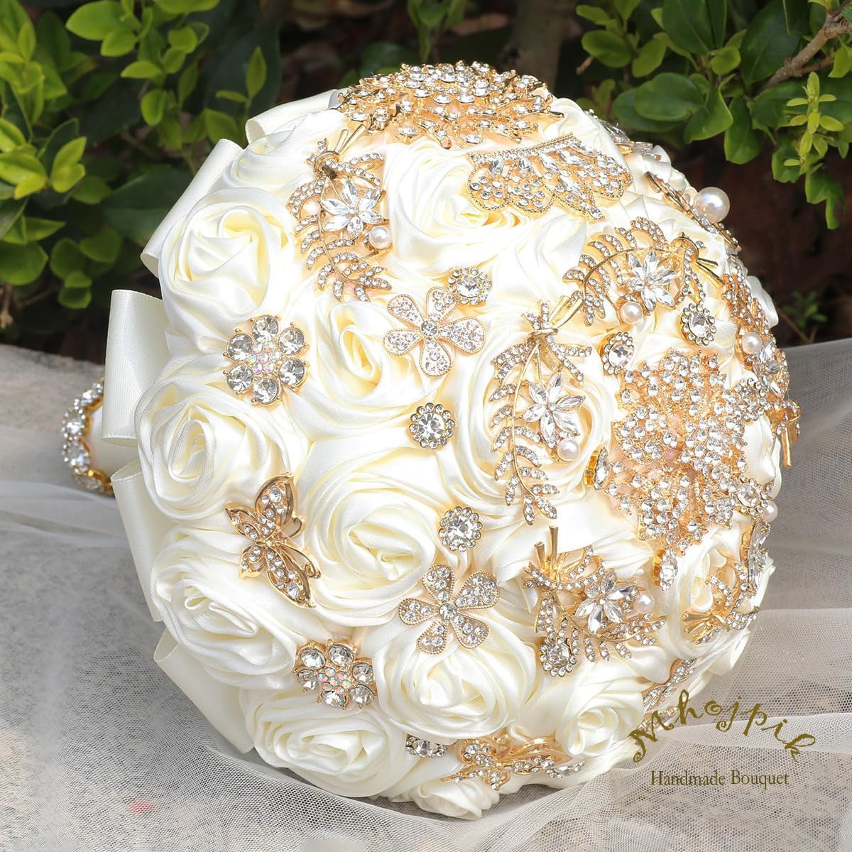 Handmade Wedding Flowers Bouquet round Holding Bridal Bouquet Artificial Satin Roses Bunch for Bride Bridesmaid Wedding Quinceanera