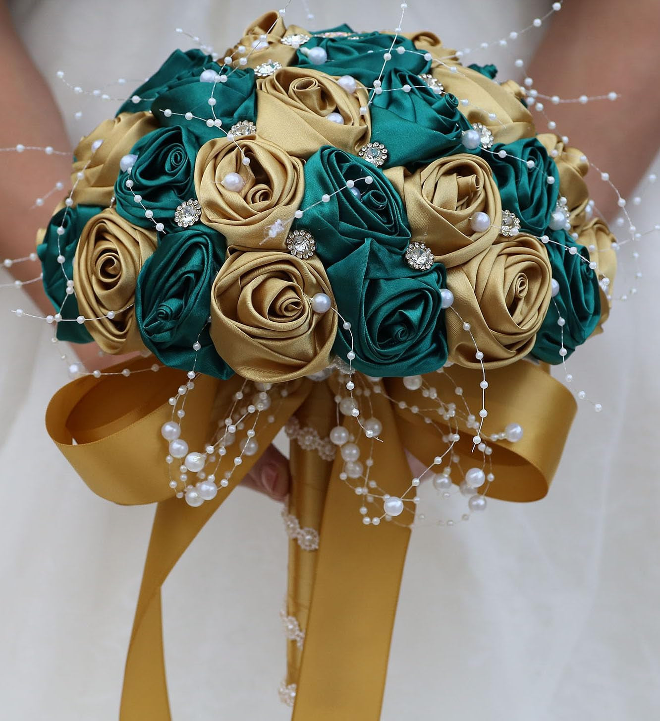 Bridal Wedding Bouquet round Bling Brooch Bouquet Throw Toss Artificial Rose Flower Bunch for Bride Bridesmaid Wedding Quinceanera(White & Black, 7.5")