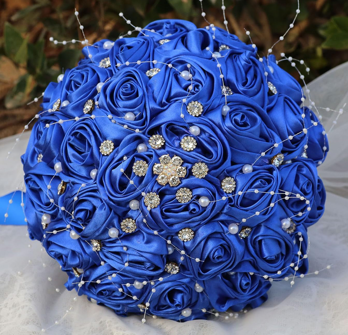 Bridal Wedding Bouquet round Bling Brooch Bouquet Throw Toss Artificial Rose Flower Bunch for Bride Bridesmaid Wedding Quinceanera(White & Black, 7.5")