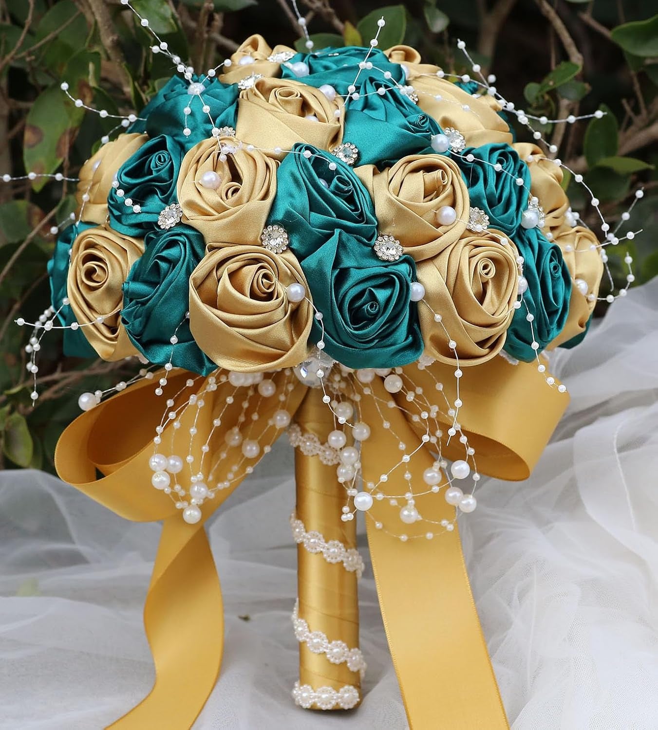 Bridal Wedding Bouquet round Bling Brooch Bouquet Throw Toss Artificial Rose Flower Bunch for Bride Bridesmaid Wedding Quinceanera(White & Black, 7.5")