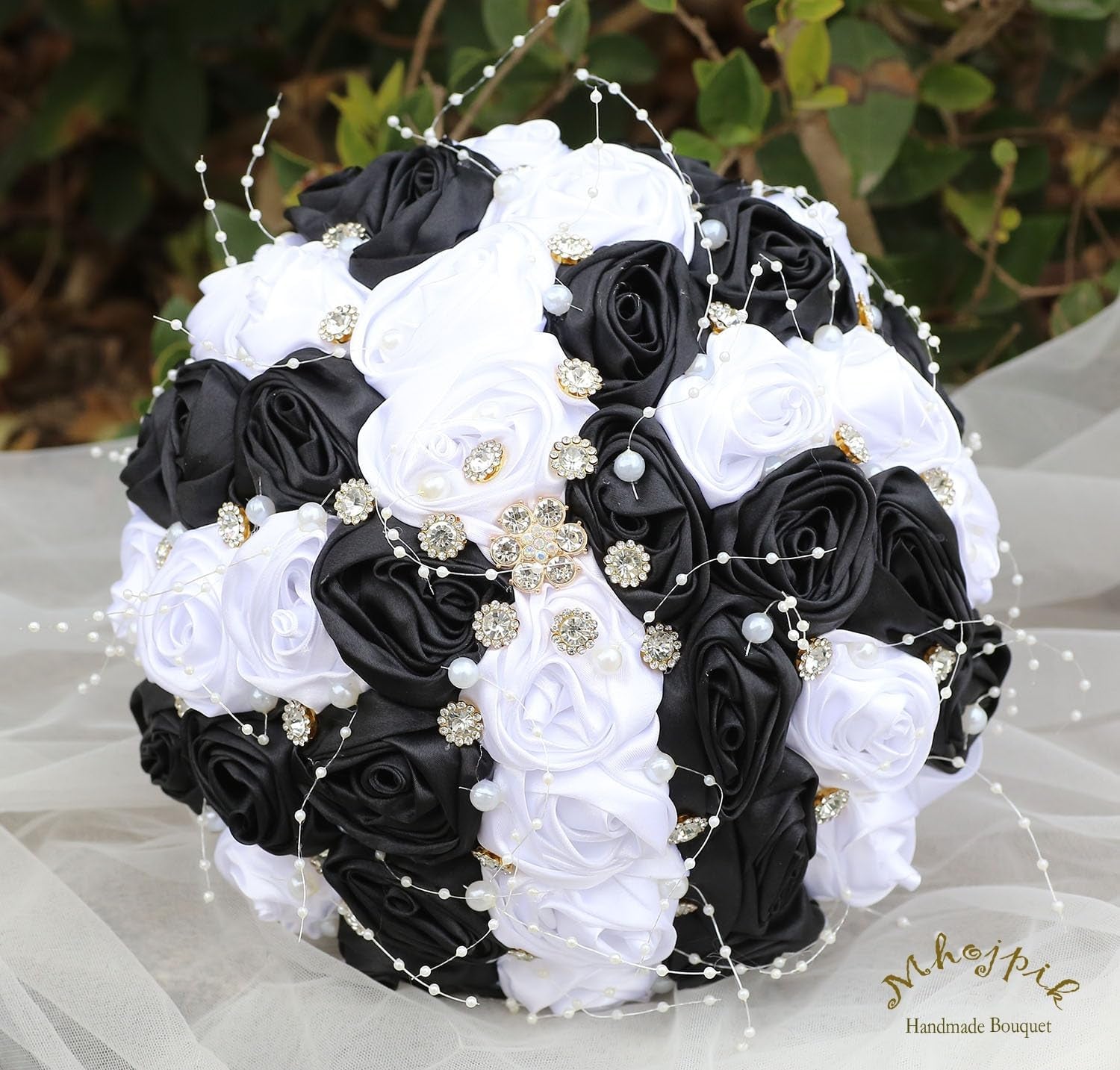 Bridal Wedding Bouquet round Bling Brooch Bouquet Throw Toss Artificial Rose Flower Bunch for Bride Bridesmaid Wedding Quinceanera(White & Black, 7.5")