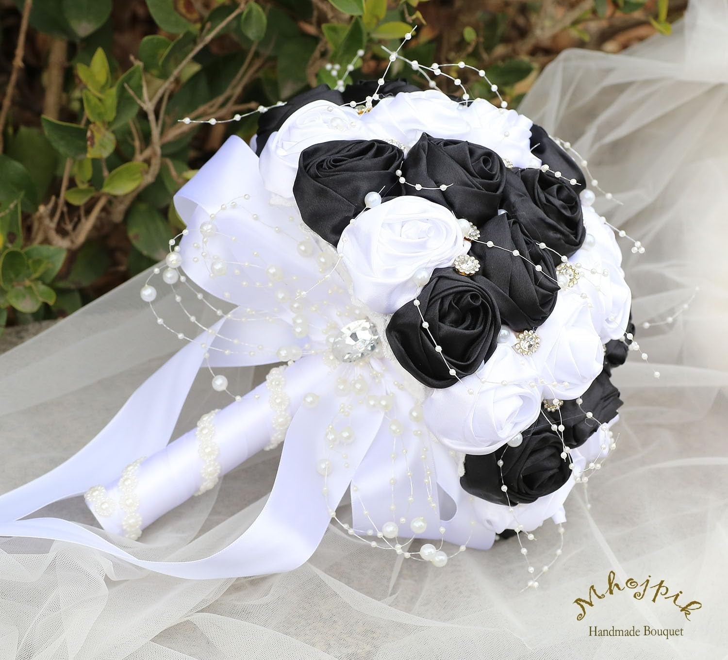 Bridal Wedding Bouquet round Bling Brooch Bouquet Throw Toss Artificial Rose Flower Bunch for Bride Bridesmaid Wedding Quinceanera(White & Black, 7.5")