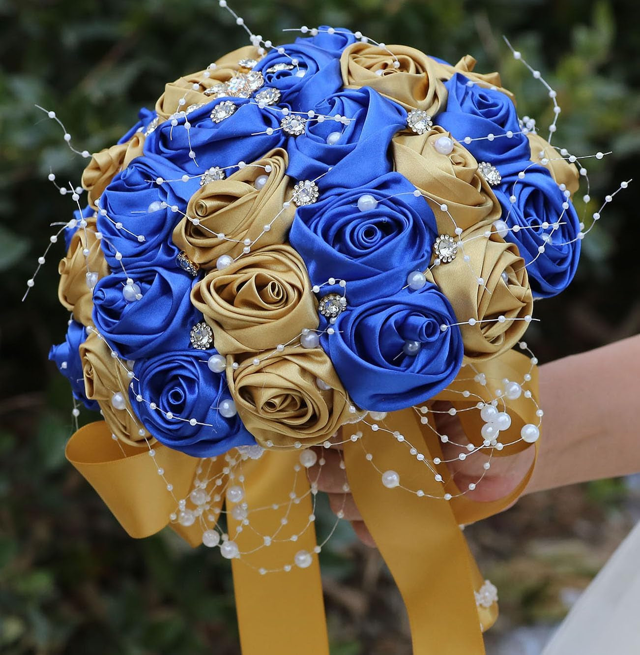 Bridal Wedding Bouquet round Bling Brooch Bouquet Throw Toss Artificial Rose Flower Bunch for Bride Bridesmaid Wedding Quinceanera(White & Black, 7.5")