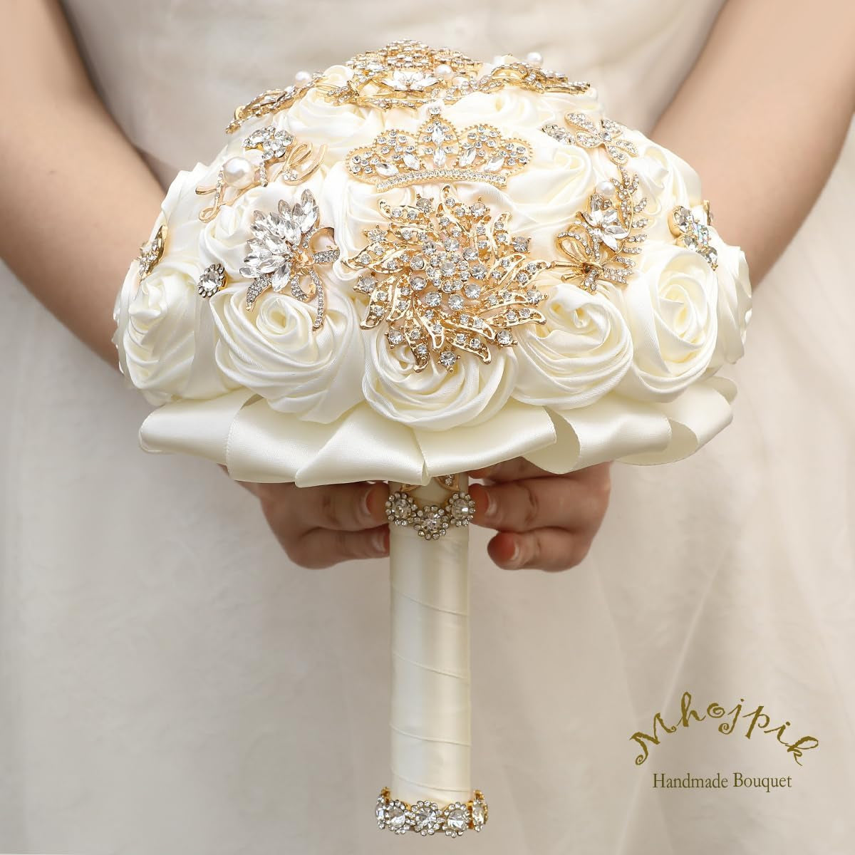 Handmade Wedding Flowers Bouquet round Holding Bridal Bouquet Artificial Satin Roses Bunch for Bride Bridesmaid Wedding Quinceanera