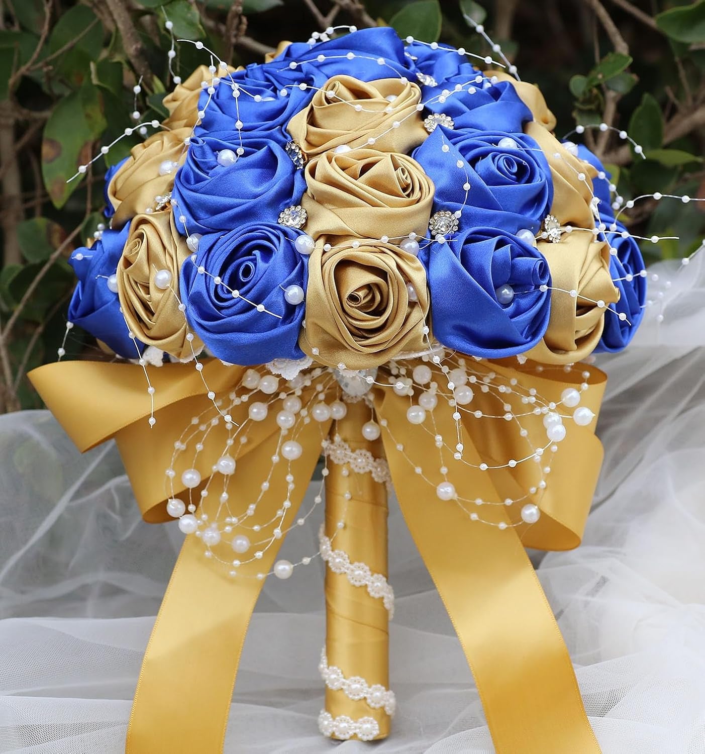 Bridal Wedding Bouquet round Bling Brooch Bouquet Throw Toss Artificial Rose Flower Bunch for Bride Bridesmaid Wedding Quinceanera(White & Black, 7.5")