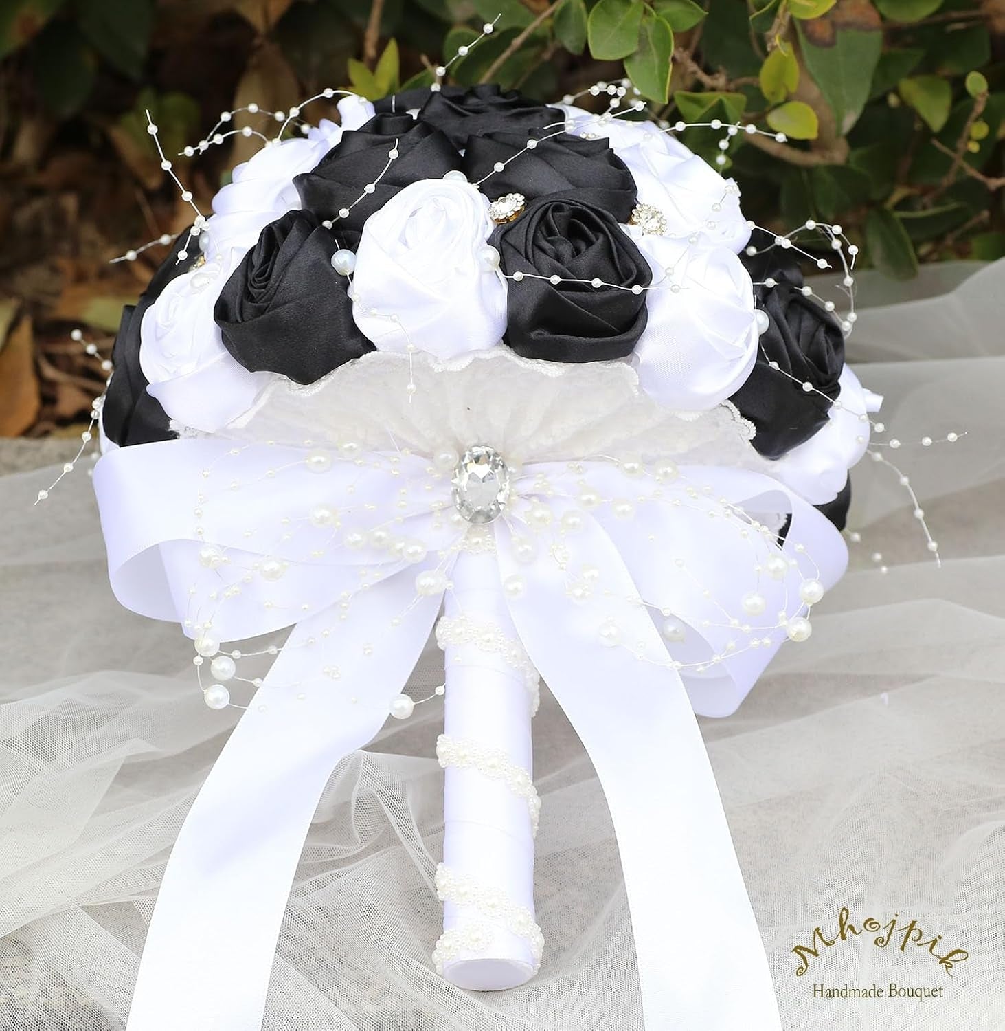 Bridal Wedding Bouquet round Bling Brooch Bouquet Throw Toss Artificial Rose Flower Bunch for Bride Bridesmaid Wedding Quinceanera(White & Black, 7.5")