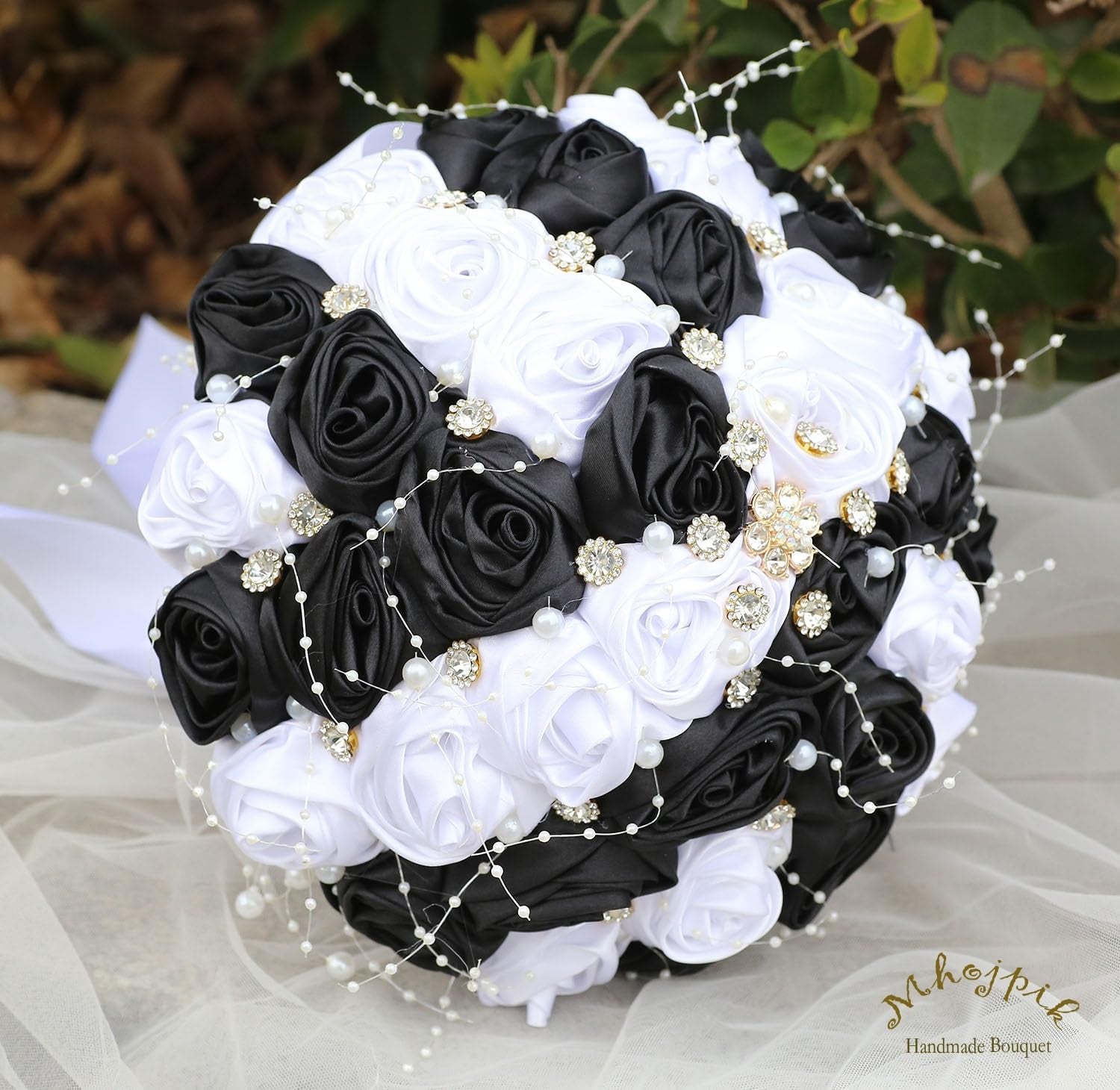 Bridal Wedding Bouquet round Bling Brooch Bouquet Throw Toss Artificial Rose Flower Bunch for Bride Bridesmaid Wedding Quinceanera(White & Black, 7.5")