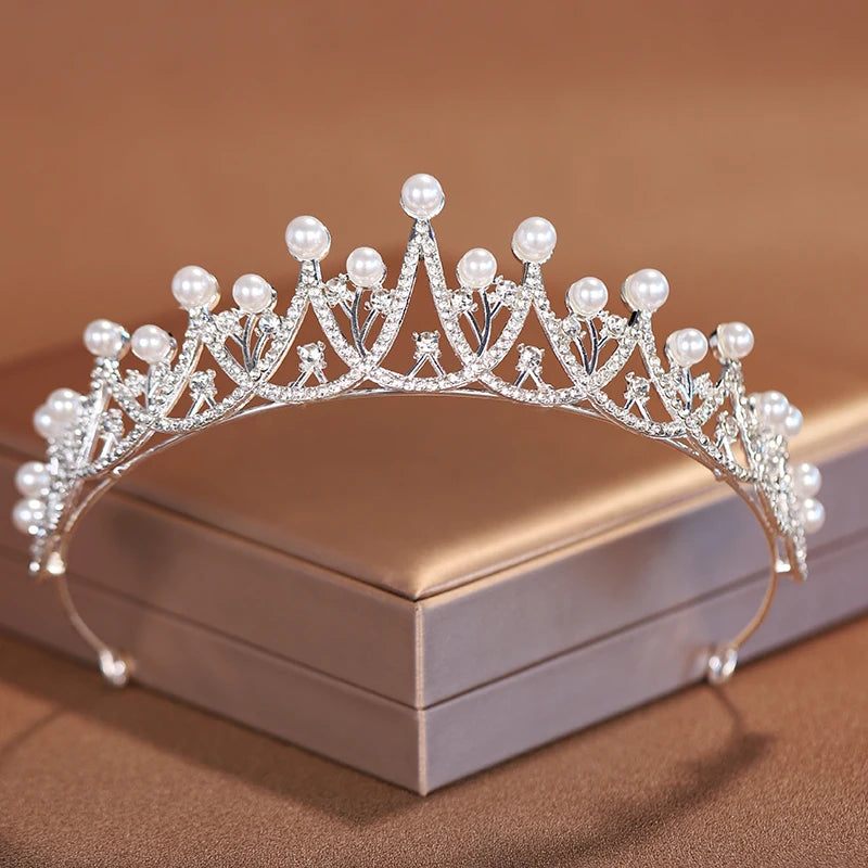 Silver Bridal Crown & Tiara – Elegant Women’s Wedding Headwear for Brides, Birthdays & Special Occasions