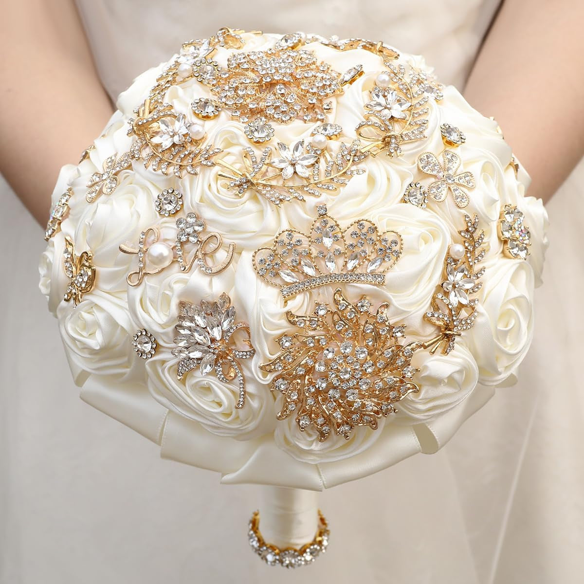 Handmade Wedding Flowers Bouquet round Holding Bridal Bouquet Artificial Satin Roses Bunch for Bride Bridesmaid Wedding Quinceanera