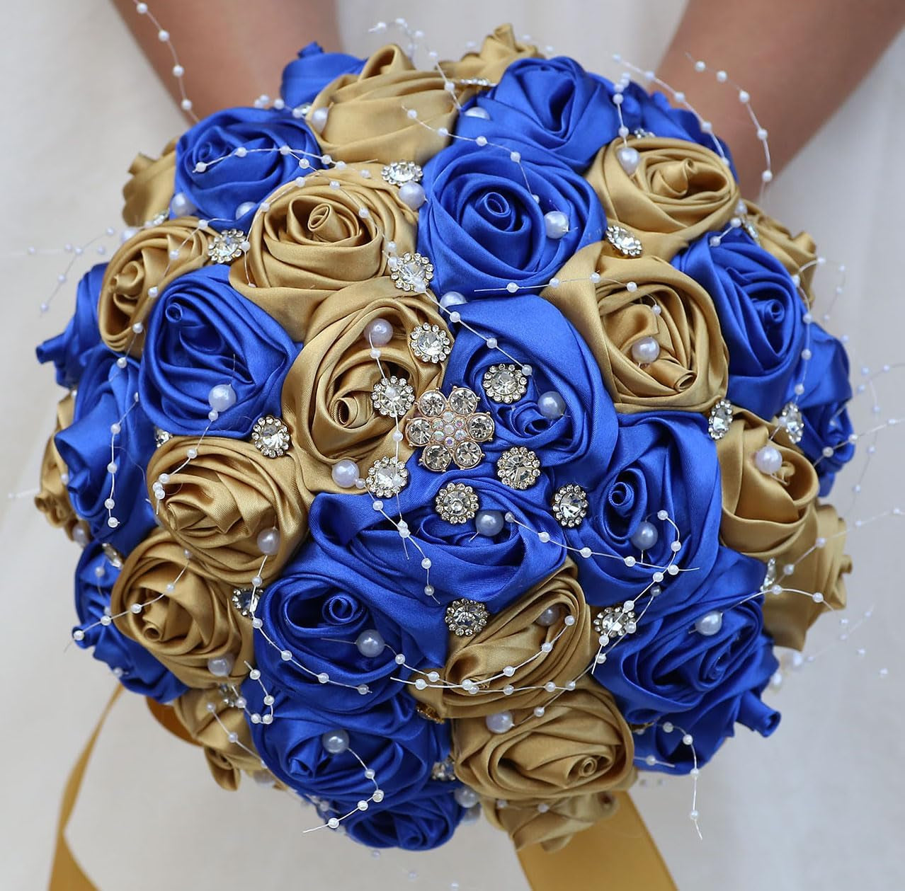 Bridal Wedding Bouquet round Bling Brooch Bouquet Throw Toss Artificial Rose Flower Bunch for Bride Bridesmaid Wedding Quinceanera(White & Black, 7.5")