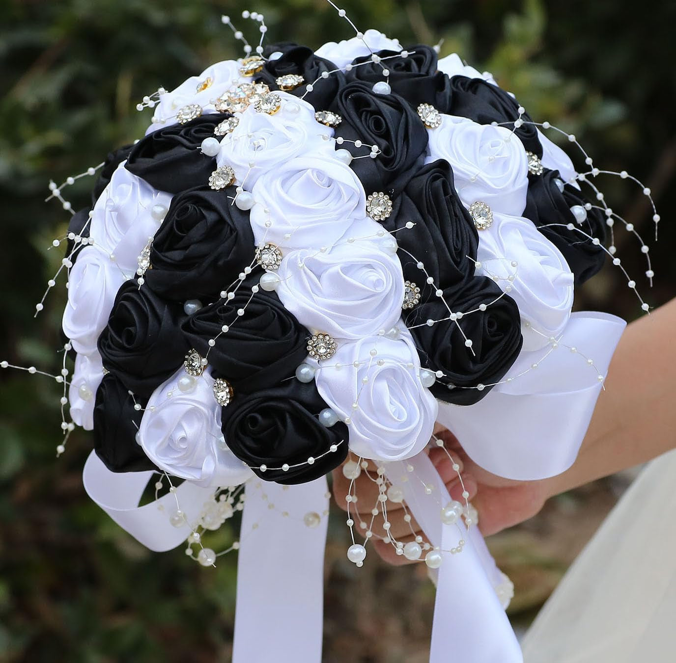 Bridal Wedding Bouquet round Bling Brooch Bouquet Throw Toss Artificial Rose Flower Bunch for Bride Bridesmaid Wedding Quinceanera(White & Black, 7.5")