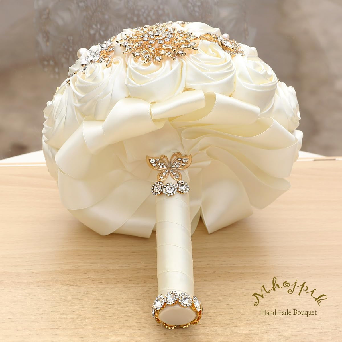 Handmade Wedding Flowers Bouquet round Holding Bridal Bouquet Artificial Satin Roses Bunch for Bride Bridesmaid Wedding Quinceanera